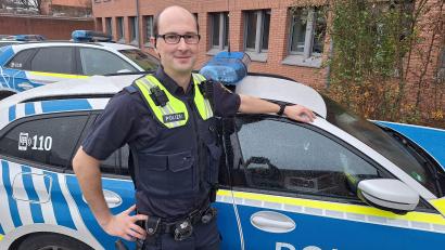 Bild: bl
Dominik Faltermeier aus Schwandorf hat für seinen Einsatz als Lebensretter vor wenigen Wochen eine öffentliche Anerkennung erhalten.