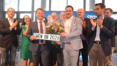 Bild: Kunz
Benjamin Zeitler (3.v.l) ist der Oberbürgermeisterkandidat der Weidener CSU.