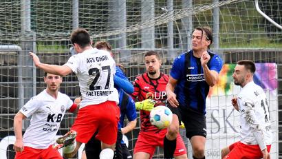 Bild: Franken
Mit 3:1 gewann die SpVgg SV Weiden das Vorrundenspiel gegen den AV Cham. Trotz einiger Personalsorgen wollen die Schwarz-Blauen das Derby in Cham ebenfalls erfolgreich gestalten.