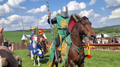 Bild: jua
Den Mittelalter-Markt auf Schloss Guteneck begleitet ein Ritterturnier.