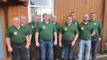 Bild: amö
Die Vorstandschaft plant den Festablauf. Im Bild von links Andreas Mösbauer, Johann Mösbauer, Hans Hutzler, Markus Fichtinger, Eduard Götz, Andreas Höcherl, Martin Baumer, Marco Kahler und Georg Baumer.