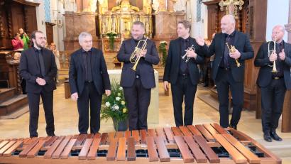 Bild: do
Stehende Ovationen ernteten die "glorreichen Sechs" von Bavarian Brass zum Schluss des Osterkonzerts in der Klosterkirche Speinshart