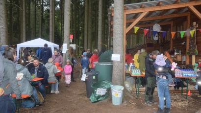Bild: fz
Der Waldkindergarten Irchenrieth liegt im Enzenriether Forst. Anlässlich des „Internationalen Tags der Waldkindergärten“ gibt es viel zu entdecken.