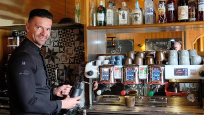 Bild: do
In der ehemaligen Pizzeria Peppo auf Höhe des Eschenbacher Rathauses entsteht neues Leben. Modo Mio (Mein Weg) nennt in der Nachfolge Sohn Adriano Colella die Lokalität mit neuer Ausrichtung. Auch eine Außenbewirtschaftung mit einer neuen Terrasse wird es geben.