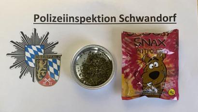 Bild: Polizeiinspektion Schwandorf
Diese Kräutermischung hat die Polizeiinspektion Schwandorf sichergestellt.