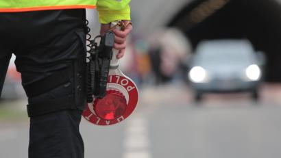 Bild: Symbolbild Matthias Bein/dpa
Eine Kontrolle der Polizei