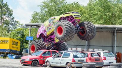 Bild: Broken Head/exb
Motorrad-Stunts, Drift und Monster Truck Show in Weiden.
