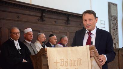 Bild: Kunz
OB Jens Meyer beleuchtete die historischen Ereignisse zum Ende des Zweiten Weltkriegs.