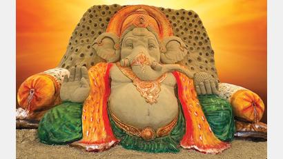 Bild: Julien Lightfoot/SandWorld Weymouth/dpa
Hindu-Gott Ganesha hält Hof – als Sandfigur im englischen Weymouth.