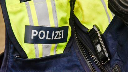 Bild: Symbolbild Marijan Murat/dpa
Unbekannte beschädigen in Weiden eine Parteibüro. Die Polizei sucht Zeugen.