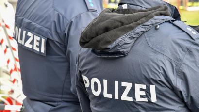 Bild: Symbolbild Petra Hartl
Die Polizei ermittelt im Fall eines Onlinebetrugs. Eine Frau hat bezahlte Schuhe nicht erhalten.