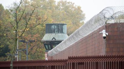 Bild: Soeren Stache/dpa
Der jüngste Angeklagte im WSW-Verfahren muss nun auch seine Haftstrafe antreten.