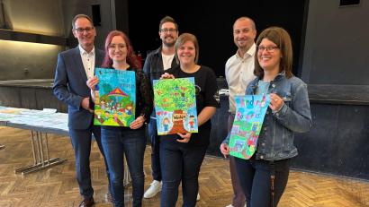 Bild: Stadtjugendring Weiden
Sie kürten die Gewinner (von links): Robert Stahl (Sparkasse Oberpfalz Nord), Corinna Dietz (Regionalbibliothek), Bastian Gottswinter (OTV), Katharina Glaser (SJR)J, Florian Vogel (SJR) und Julia Zimmermann (SJR).