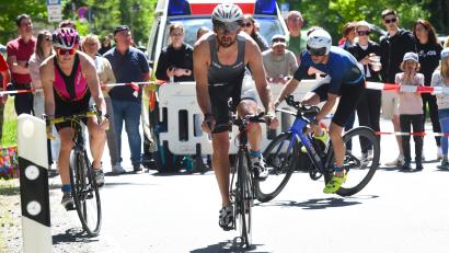 Bild: Büttner
Beim Weidener Triathlon waren auf der Radstrecke auch gelungene Wendemanöver gefragt.