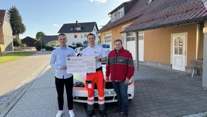 Bild: Johanna Manner
Die BRK-Bereitschaft Schmidgaden bekam eine 500-Euro-Spende für die Neuanschaffung eines Einsatzfahrzeugs.