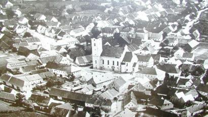 Bild: gz
Der Mittelpunkt von Eslarn war schon immer die Pfarrkirche: Hier ein Bild aus 1890.