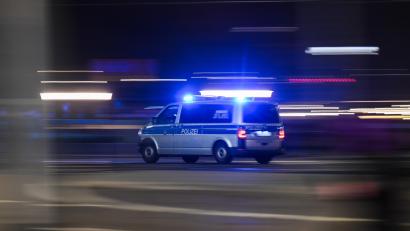 Bild: Symbolbild Robert Michael
Wer hat in Vohenstrauß am 1. Mai Beobachtungen gemacht, als Ersthelfer und Einsatzkräfte bei der Betreuung einer hilfsbedürftigen Frau angegriffen worden sein sollen? Das will die Polizei wissen.