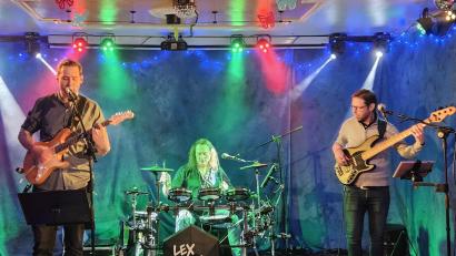 Bild: uz
Die Vollblutmusiker von "Lex Ludwig" begeisterten auf der Live Stage.