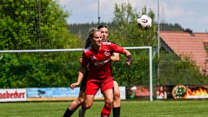 Bild: Jonas Löffler
Mit dem Klassenerhalt in der Tasche scheint beim TSV Theuern die Luft etwas raus zu sein. Nadja Helleder und ihr Team wollen am Samstag gegen Weinberg II einen Heimsieg einfahren.