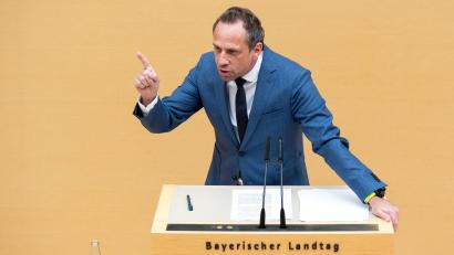 Bild: Sven Hoppe
Der bayerische Umweltminister Thorsten Glauber (Freie Wähler) im Landtag.