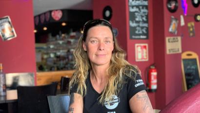 Bild: roa
Tina Fiedler betreibt seit 2. Oktober 2023 eine Kneipe in der Amberger Altstadt: Tina's Checkpoint.