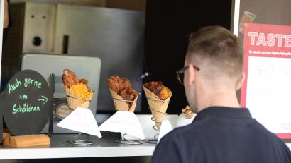 Archivbild: brü
Süße und deftige Köstlichkeiten warten im "Street Food Park" in Schwandorf auf die Besucher.