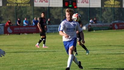 Archivbild: Dieter Jäschke
Ebnaths Spielertrainer Johannes Reiß bereitet seine Truppe auf das Relegationsspiel gegen den SV Inter Bergsteig Amberg II vor.
