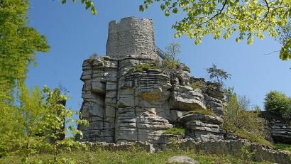 Archivbild: bsc
Vom Frühjahr bis zum Winter ein stetes Wanderziel im Naturpark Steinwald, die Burgruine Weißenstein. Mit ihr wird jetzt auch für Ausflugsziele in der Metropolregion Nürnberg geworben.