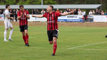 Bild: Dieter Jäschke
Felix Diermeier (vorne) steuerte zwei Treffer zum Heimsieg des SC Luhe-Wildenau am letzten Spieltag der Landesliga Mitte gegen den TSV Seebach bei.