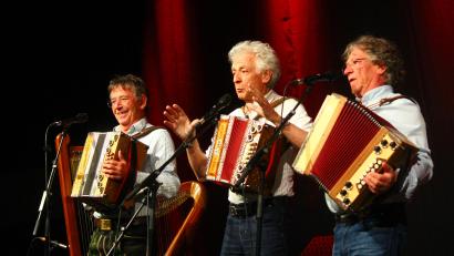 Bild: stg
Die drei Wellbrüder sorgten für beste Stimmung in der Stadthalle Grafenwöhr.