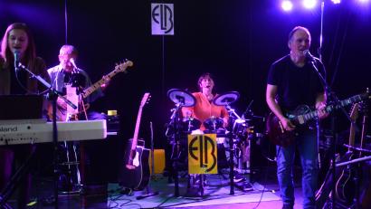 Bild: Kunz
Die Cover-Band "Easy Lesson Beats" begeisterte die Besucher des 8. Löwenfestes in Weiden.