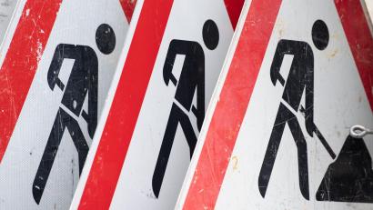 Symbolbild: Sebastian Kahnert/dpa-Zentralbild/dpa
In der Steigerstraße in Amberg kommt es demnächst zu Verkehrsbehinderungen.