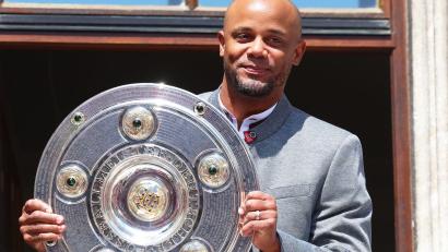 Bild: Karl-Josef Hildenbrand/dpa
Trainer Vincent Kompany freut sich auf Zeit mit der Familie.
