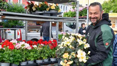 Bild: Petra Hartl
Blumenhändler Christian Eimer verlässt den Sulzbach-Rosenberger Wochenmarkt.