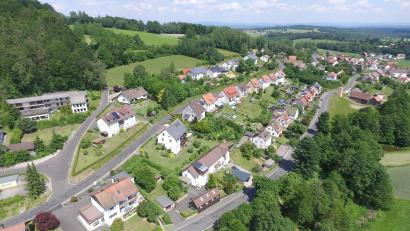 Bild: Hans Lenk
Friedenfels wurde für die Umsetzung des Konzepts Naturerlebnisdorf nun mit dem Tourismuspreis 2025 des ADAC ausgezeichnet.