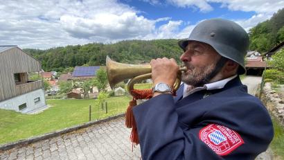 Bild: upl
Das Signal für die Feuerwehrübung klingt durch das Hirschbachtal und alle wissen Bescheid.