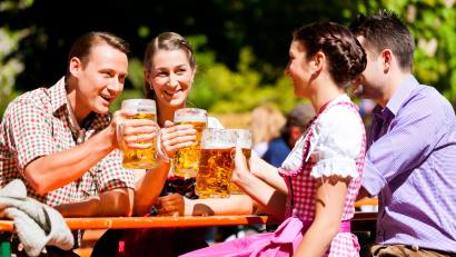 Symbolbild: Kzenon – stock.adobe.com
Ein Glück, dass es Biergärten gibt.