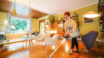 Bild: Christoph Reichwein/dpa
Auch die Elektrogeräte sind viele Jahrzehnte alt, funktionieren aber.