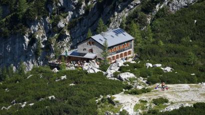 Archivbild: Angelika Warmuth/dpa
Schon jetzt sind die Hütten des Alpenvereins gut gebucht.