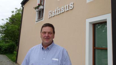 Bild: Houschka
Ein Amtsarzt soll jetzt die Dienstunfähigkeit von Bürgermeister Christian Ziegler prüfen.