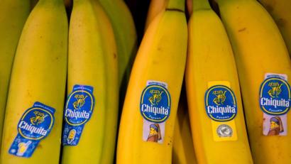 Bild: Sven Hoppe/dpa
Bananen von Chiquita liegen in einem Supermarktregal in Bayern. (Archivbild)