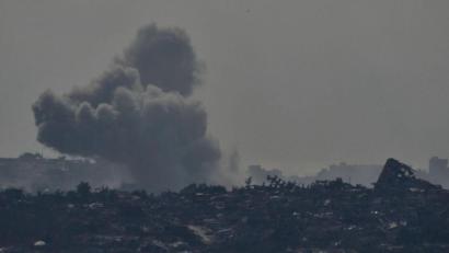 Bild: Leo Correa/AP/dpa
Israel hat erneut Dutzende Angriffe auf den Gazastreifen geflogen.