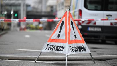 Symbolbild: Bernd Weißbrod
Die B 470 war am Samstagnachmittag bei Auerbach nach einem Unfall rund drei Stunden gesperrt