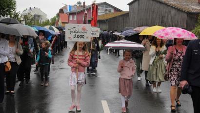 Bild: kro
Die ehemaligen Festdamen der Jubelwehr marschieren beim Festzug auch mit.