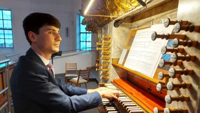 Bild: lg
Regionalkantor Florian Schuster beim Konzert an der Eisenbarth-Orgel.