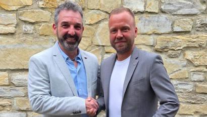 Bild: ge
MdL Bernhard Heinisch (rechts) hat der Schwend-Poppberg-Gruppe die Mitteilung vom Umweltministerium für die Auszahlung drei Förderbescheide überbracht - insgesamt knapp 1,2 Millionen Euro werden fließen, freut sich Verbandsvorsitzenmder Elmar Halk.