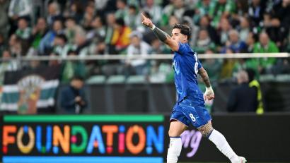 Bild: Rafal Oleksiewicz/PA Wire/dpa
Chelsea mit Torschütze Enzo Fernández durfte im Finale der Conference League jubeln.