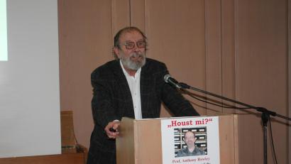 Bild: bjp
Professor Anthony Rowley stellte in seinem Vortrag in Pressath klar, dass die Oberpfälzer Sprache ein Stück Kulturerbe sei, worauf jeder Sprecher stolz sein könne.