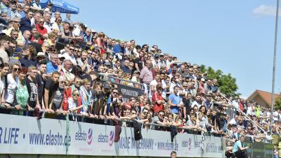 Archivbild: Hubert Ziegler
Die am Mittwoch beginnenden Relegationsspiele werden wieder für außergewöhnliche Zuschauerzahlen auf den Fußballplätzen der Region sorgen.