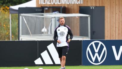 Bild: Daniel Karmann/dpa
Im Homeground von DFB-Partner Adidas in Herzogenaurach wohnt und trainiert Bundestrainer Julian Nagelsmann wieder mit der Nationalmannschaft.